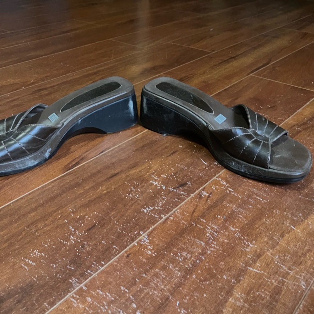 Sandals - Picture 6 of 9